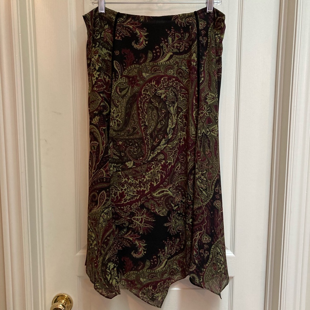Liz Claiborne 2 pc set. Rich paisley pattern Top is 14 Skirt is 12